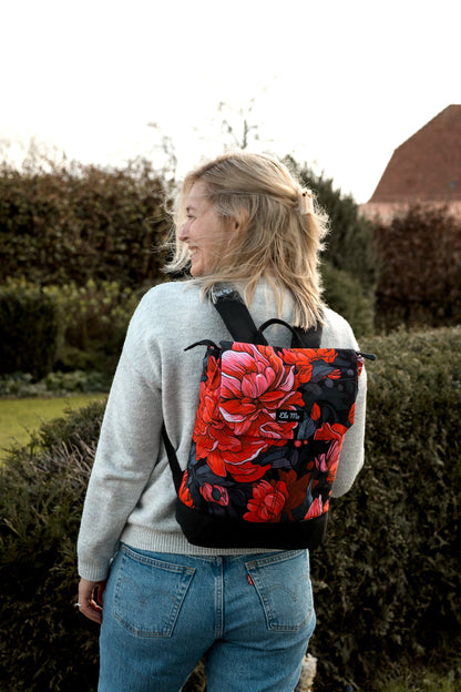 Ela Mo™ Daypack Rucksack | Dalia Red